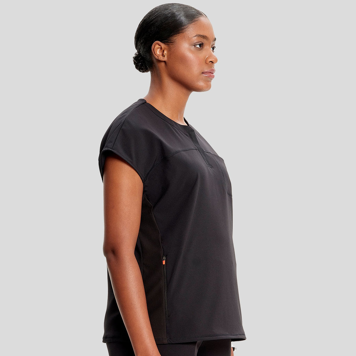 IN_INFINITY_GNR8_henleyTOP_622A_BLACK_RIGHT