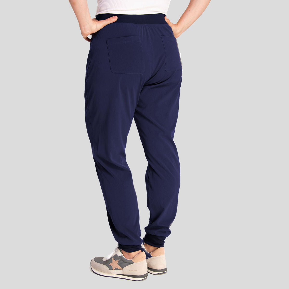 IRG_Elevate_181203_navy_back
