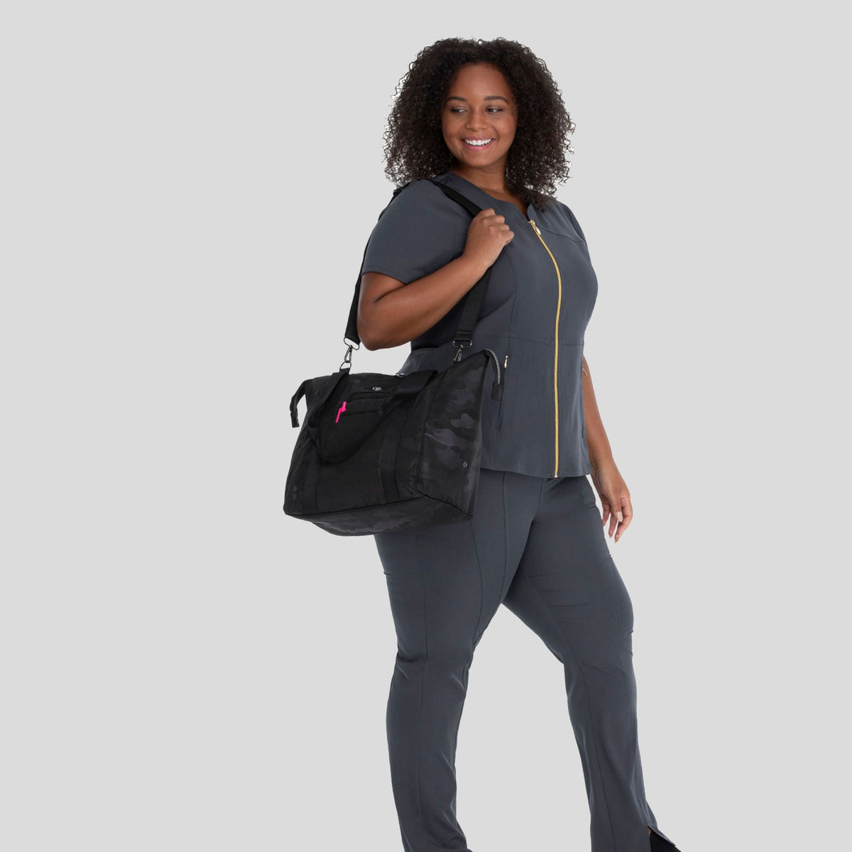 Cherokee_Madison_dufflebag_Black_camo_2