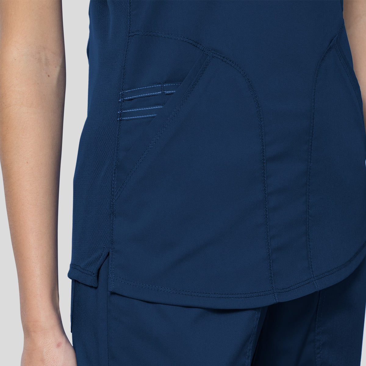 2-Pocket Sweetheart V-Neck | Navy